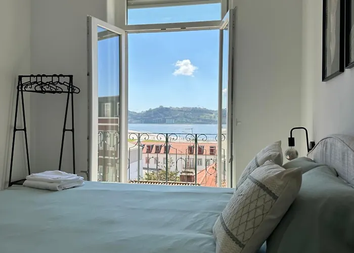 Belem With Tagus River View Apartment *